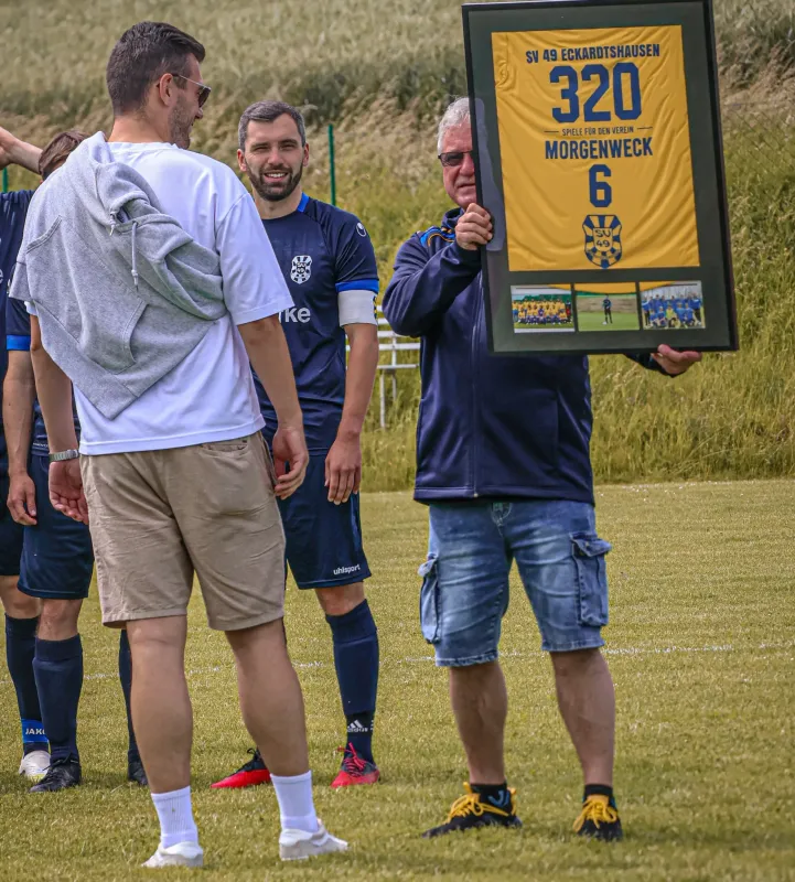 Sechs Pokale, 320 Spiele, 18 Tore: El Capitano Morgenweck geht von Board
