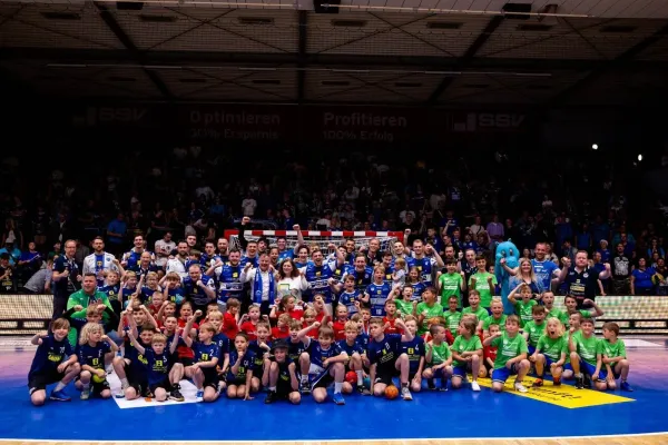 Geißrainer Einlaufkids beim ThSV gegen Potsdam